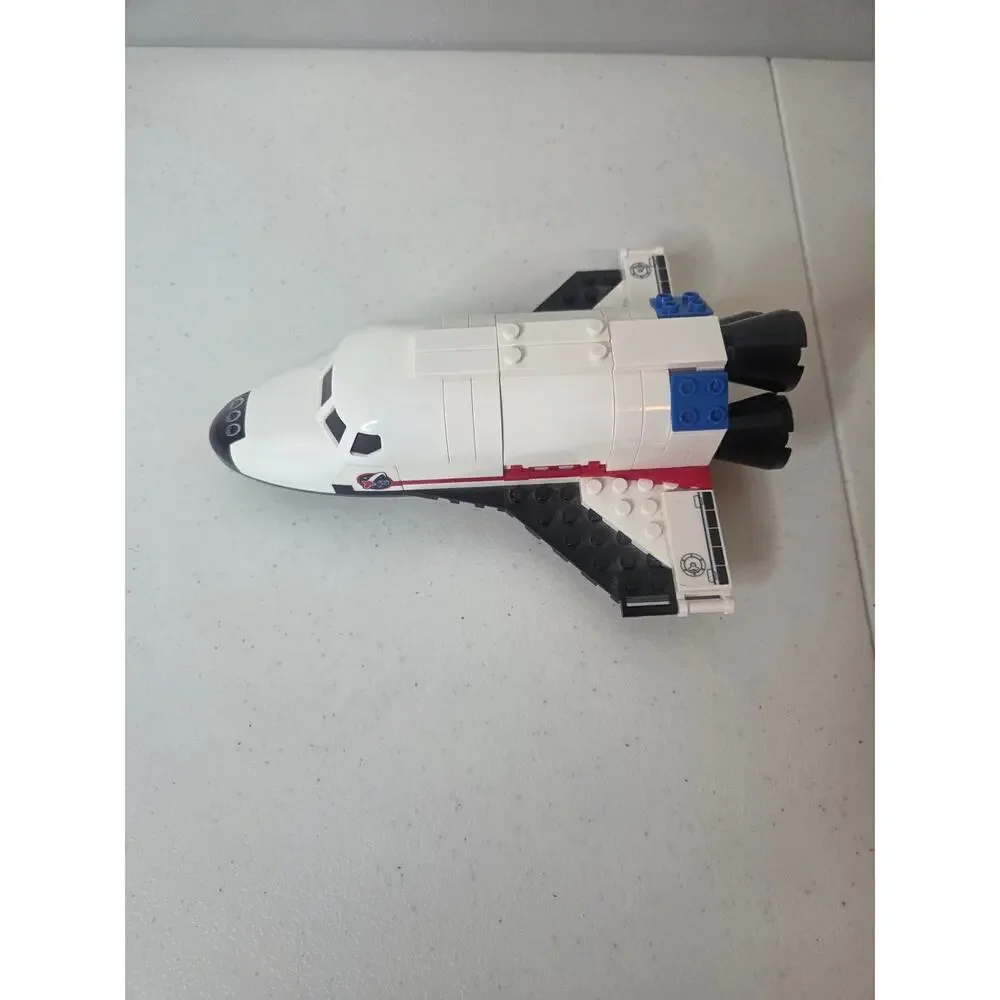Lego City Utility Shuttle 60078 Retired Complete Set withInstructionsandMinifigs